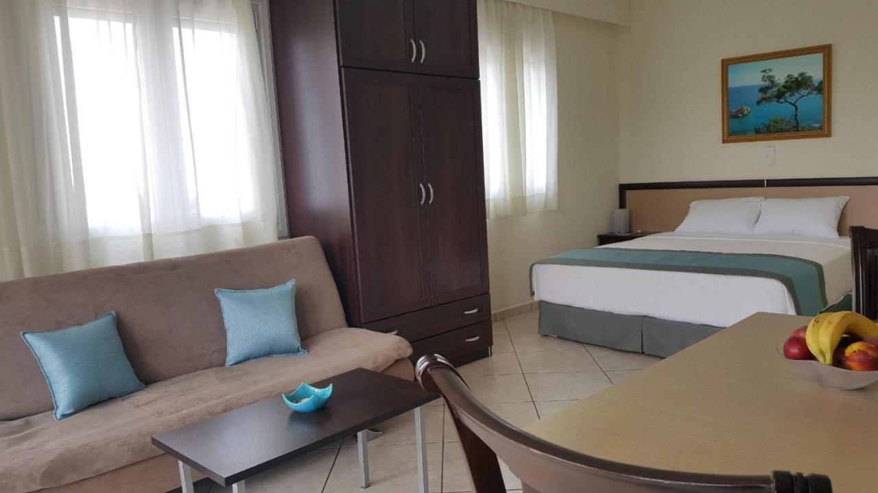 Yolanda Studios Paralia Agias Foteinis Luaran gambar