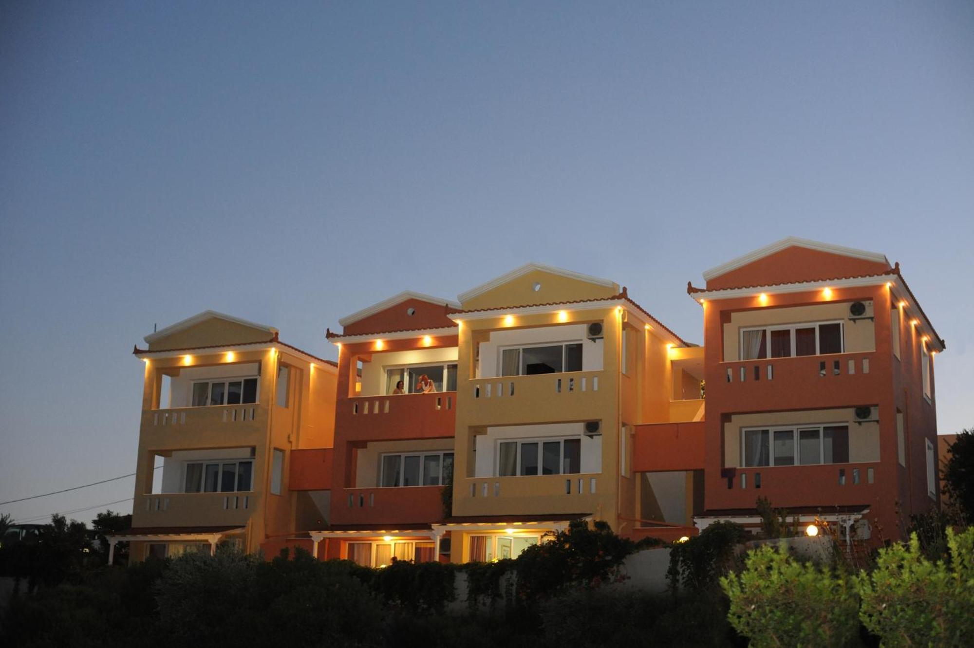 Yolanda Studios Paralia Agias Foteinis Luaran gambar