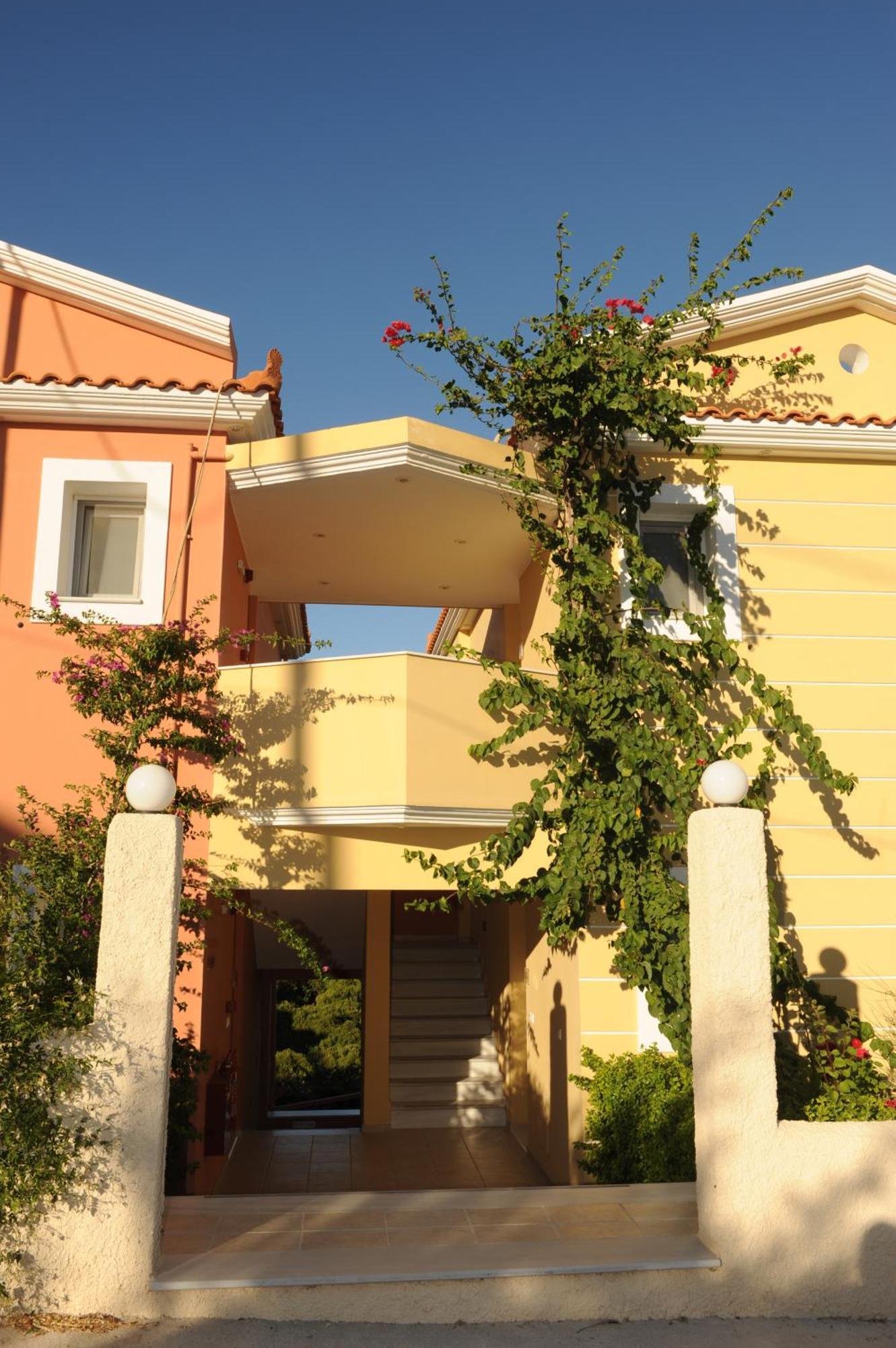 Yolanda Studios Paralia Agias Foteinis Luaran gambar